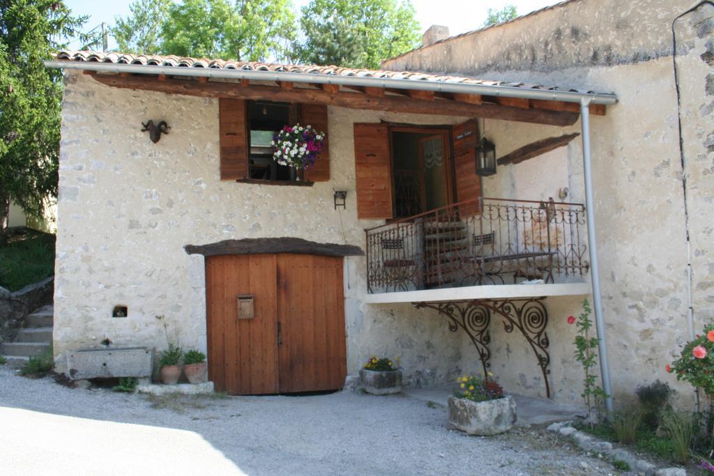 Chambre D'Hotes La Romarine Barnave Esterno foto