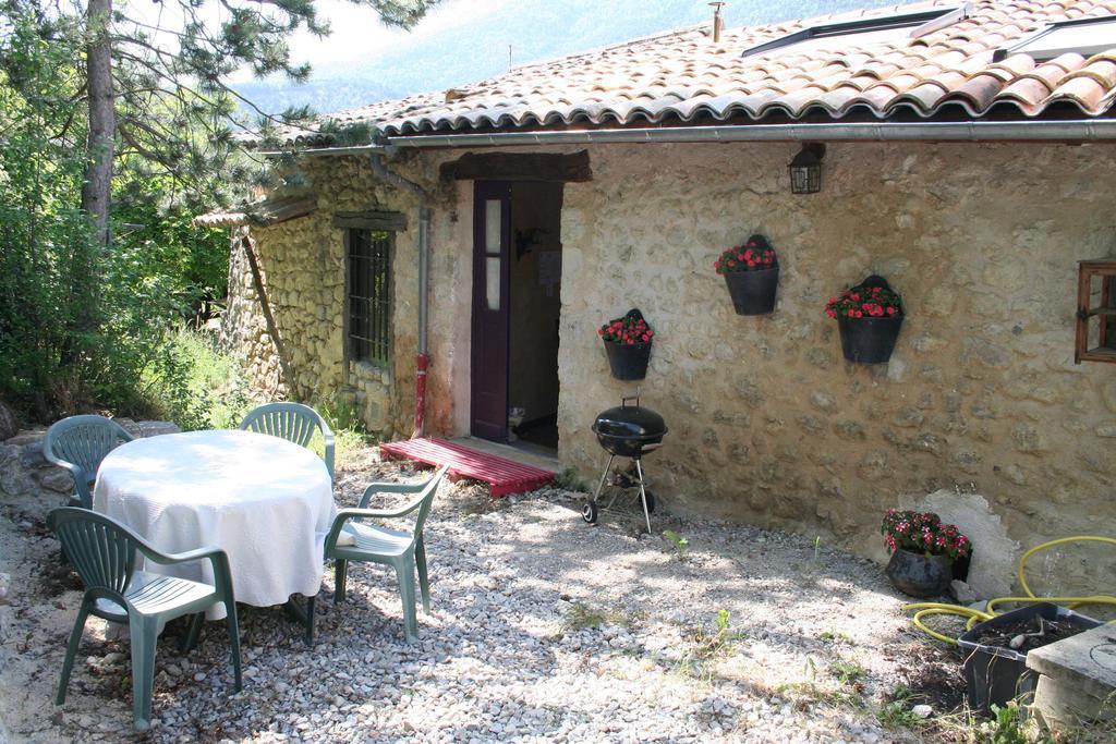 Chambre D'Hotes La Romarine Barnave Esterno foto